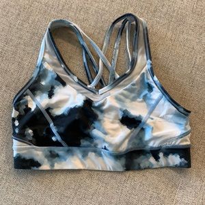 Lululemon sports bra